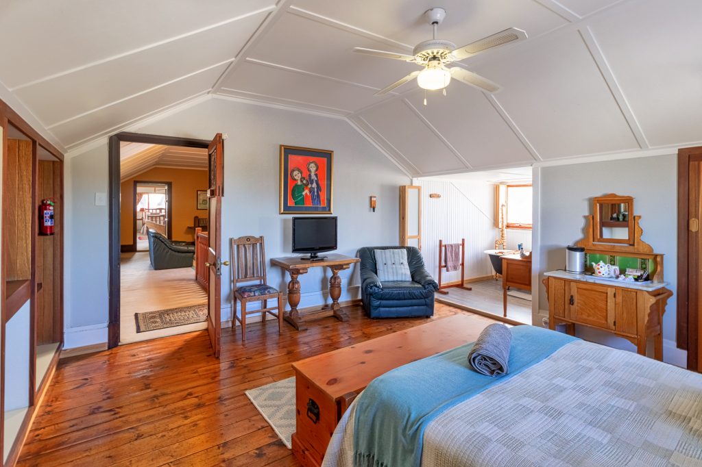Phezula: Upstairs Image 2