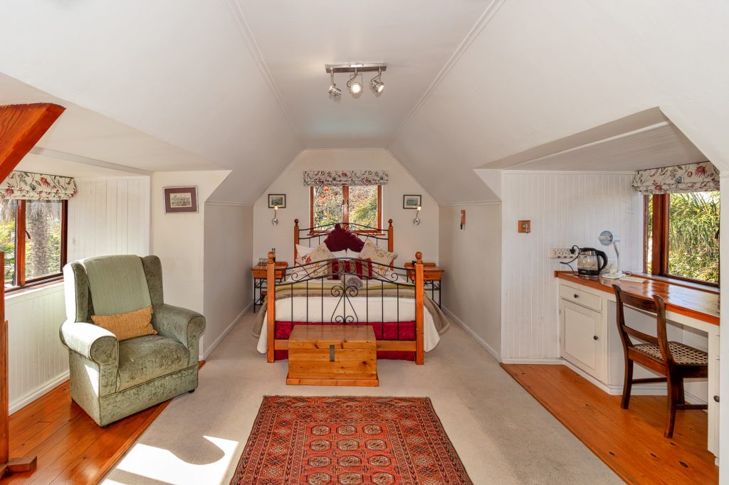 Parklane: Upstairs Image 1